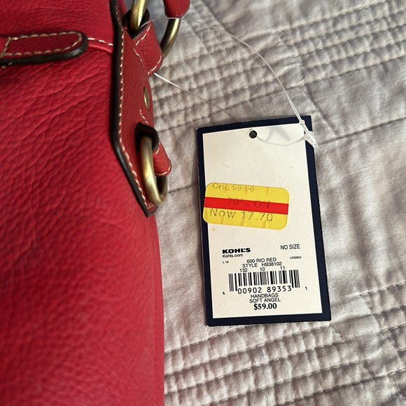 Red leather purse,tags still on . Never been used ! - Picture 5 of 5